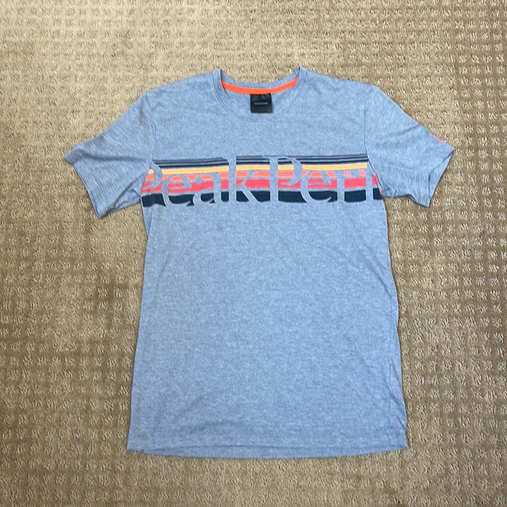 Peak Performance tee